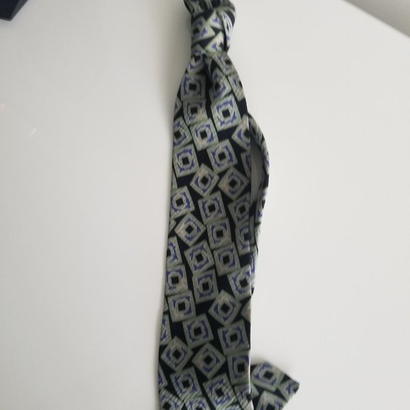 FRANK STELLA Geometric Design Italian Silk Tie - Picture 9 of 9